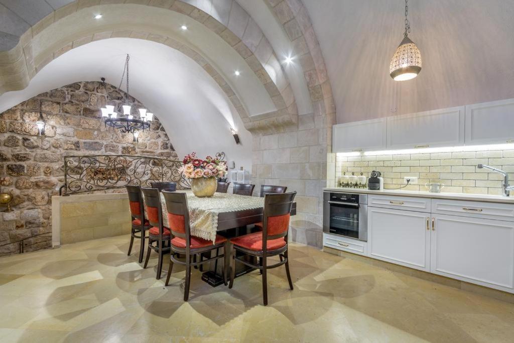 Western Wall Luxury House Иерусалим Экстерьер фото
